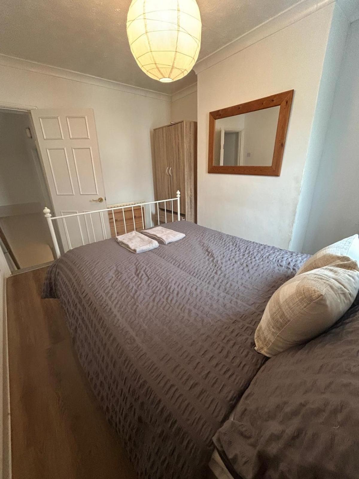 Central Cheltenham House - Sleeps 4/Pet Friendly Exteriör bild