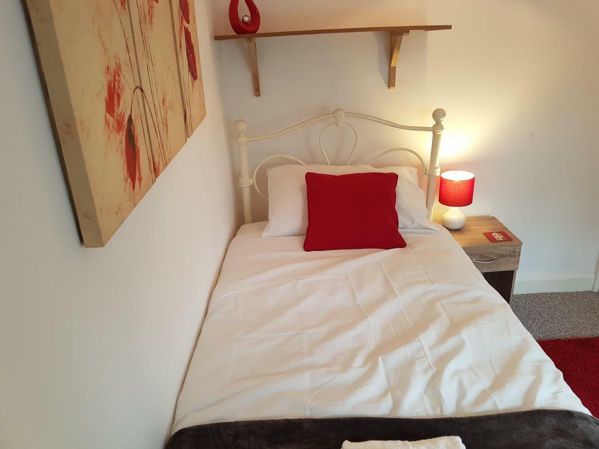 Central Cheltenham House - Sleeps 4/Pet Friendly Exteriör bild